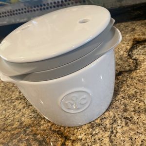 Pampered Chef Microwave Breakfast Sandwhich Cooker